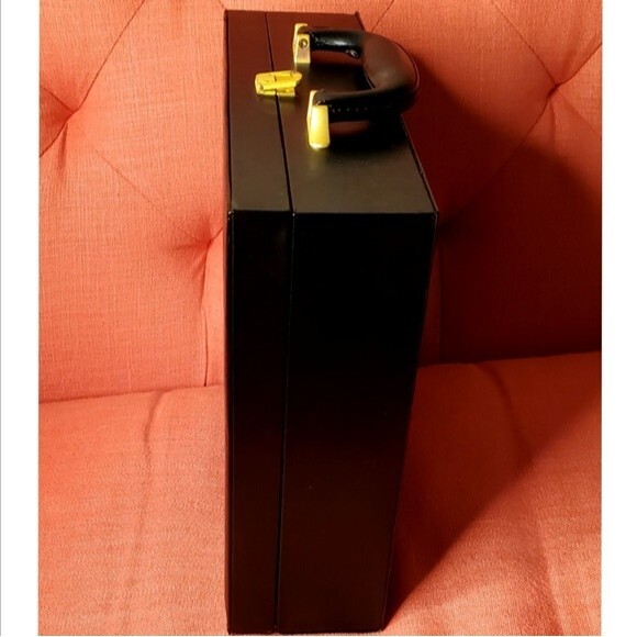 Di’MYOOR  24K Gold Face & Neck Deep Tissue Mask SET of  10 with  Case - Picture 7 of 8